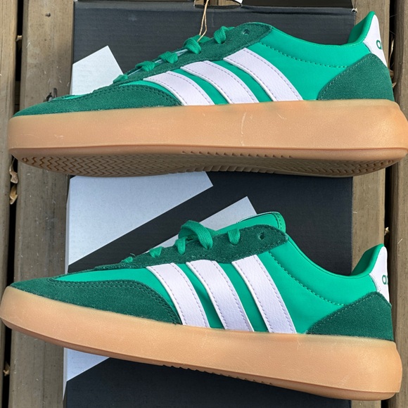 Adidas Green Casual Sneaker - Unisex Sizes US Womens 6 | 11 (Mens 4.5 | 9.5) NEW - Picture 7 of 10